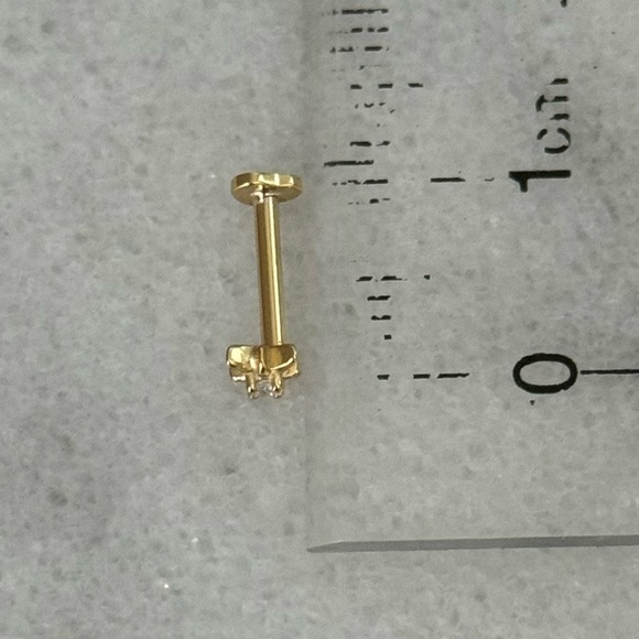 Gold Crystal Star Burst Cartilage Earring 

Brand New - Picture 4 of 4